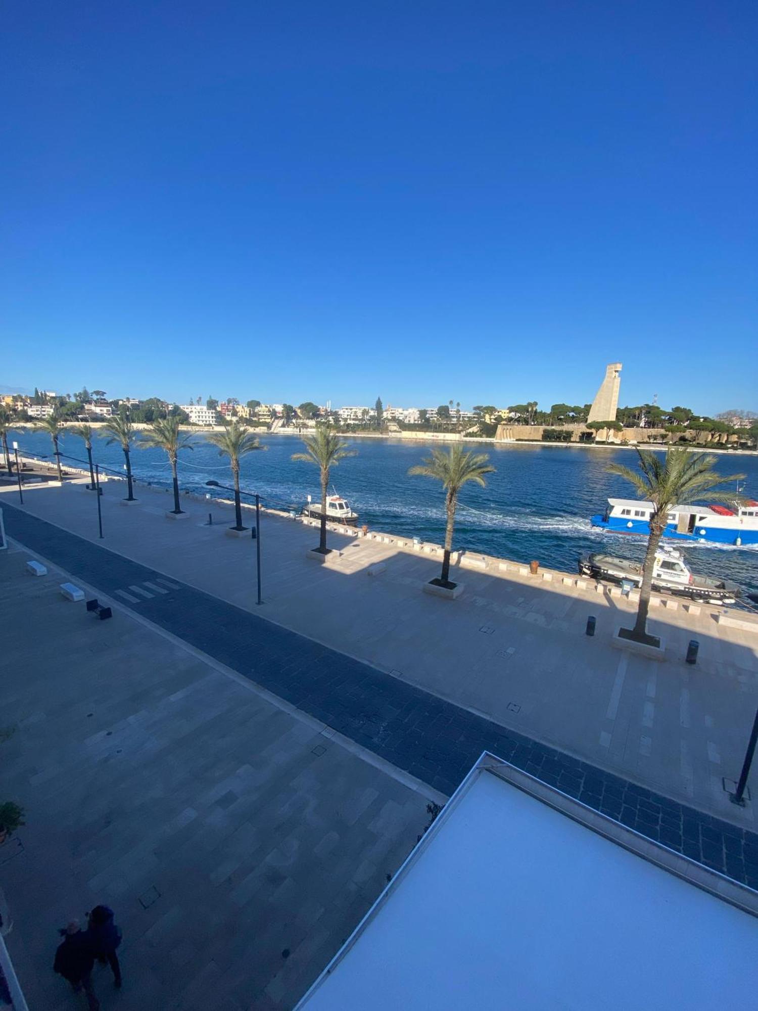 Appartamento Fontanella Deluxe Brindisi Exteriör bild