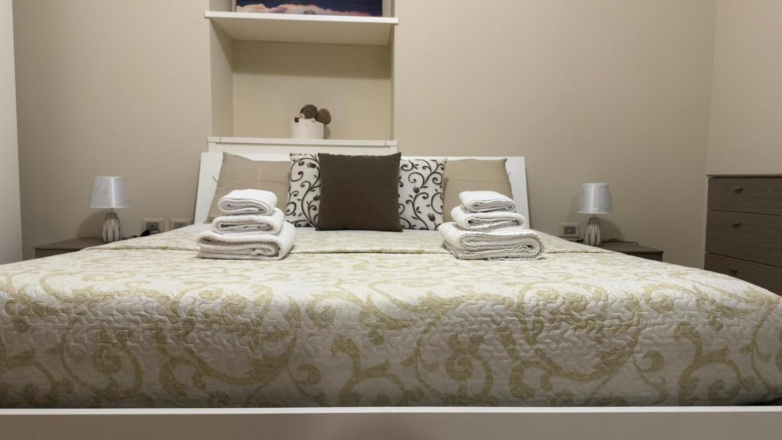 Appartamento Fontanella Deluxe Brindisi Exteriör bild