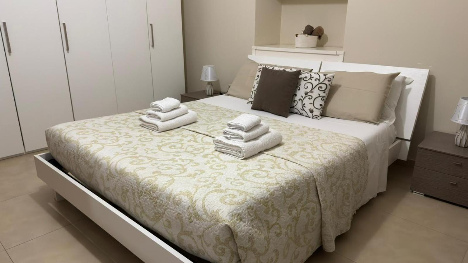 Appartamento Fontanella Deluxe Brindisi Exteriör bild